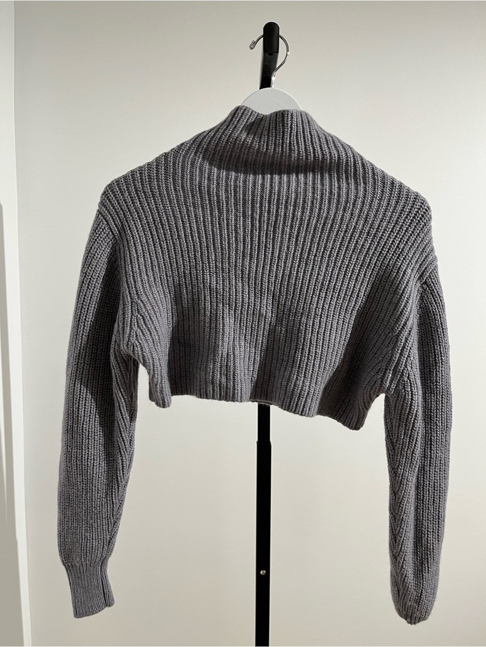 Wilfred Cropped Ribbed Turtleneck Sweater - Gray